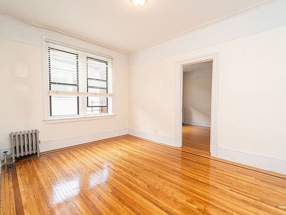 2nd image of 2205 37th St APT 2c