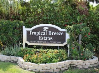 4077 White Pine Dr, Boynton Beach, FL 33436