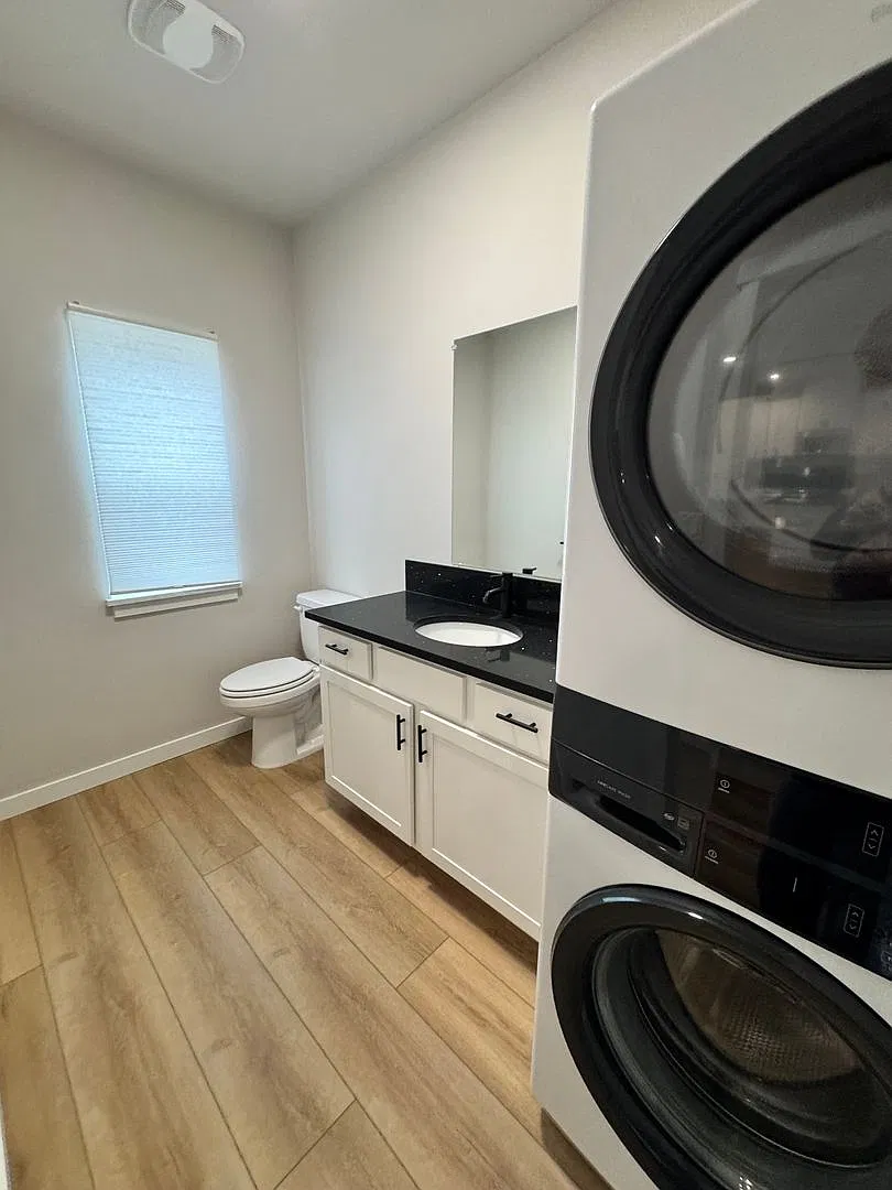 Newly Built 3 Bed, 2.5 Bath Cottage Homes with Free Wifi Internet — Photo 4
