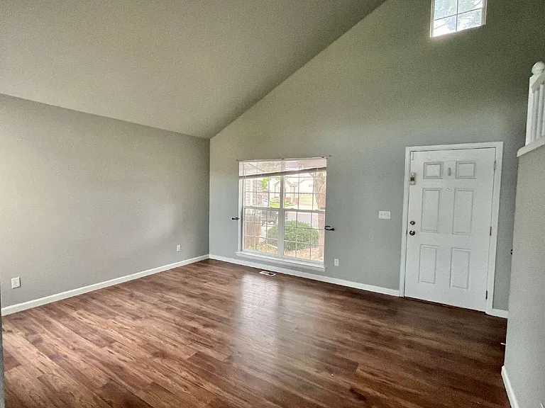 11725 Meadowood Ln — Photo 5