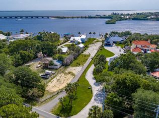 9680 Riverview Dr, Micco, FL 32976