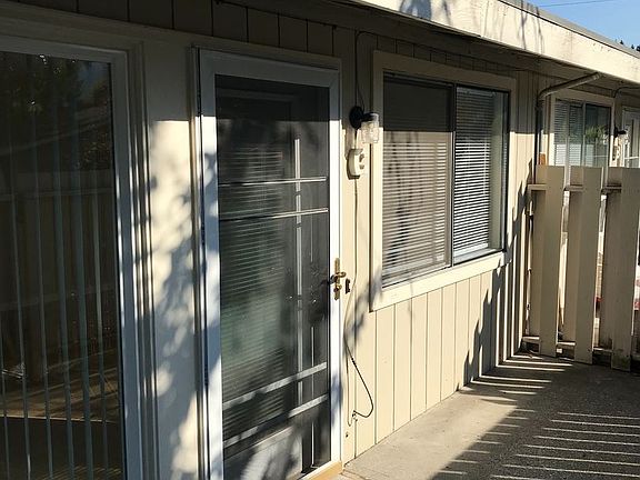 3rd image of 420 E Sunset Way C-unit 6601446