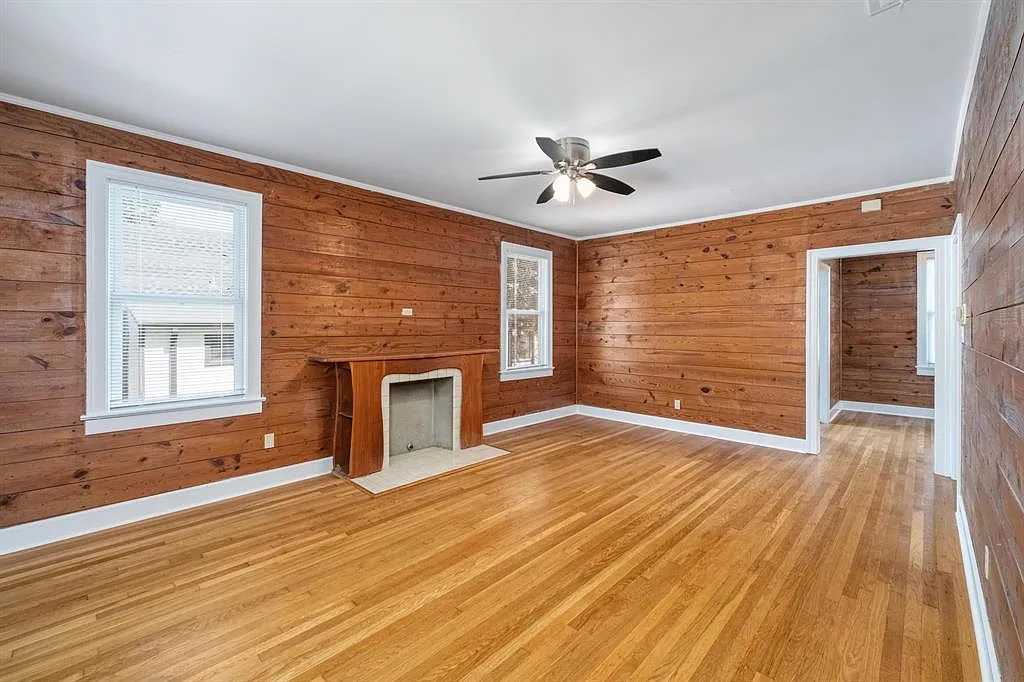 2 bed, 1046 sqft, $2,195 — Photo 2