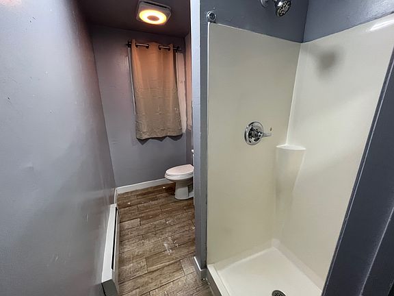 5th image of 421 Wolcott St Floor 1