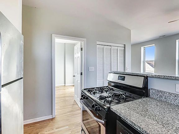 2nd image of 1525 W 17th St #4