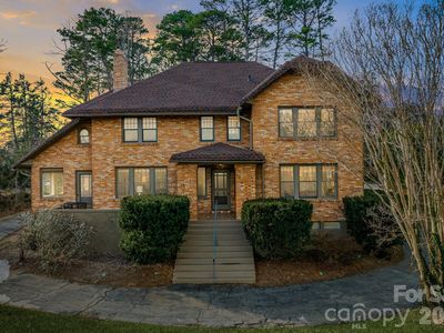 5 W Avon Pkwy, Asheville, NC, 28804