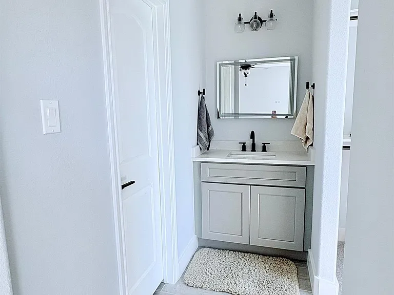 55 Ruskin Dr W — Photo 21