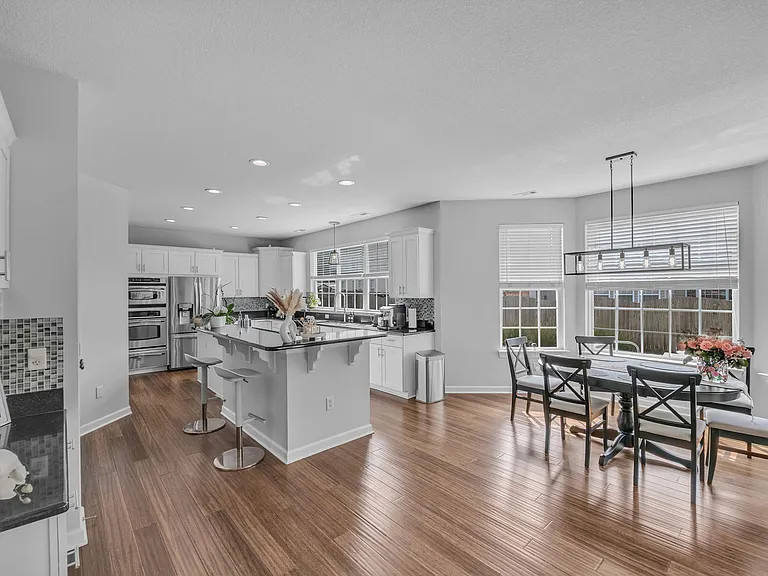 2404 Caitlan Loch Ln — Photo 67