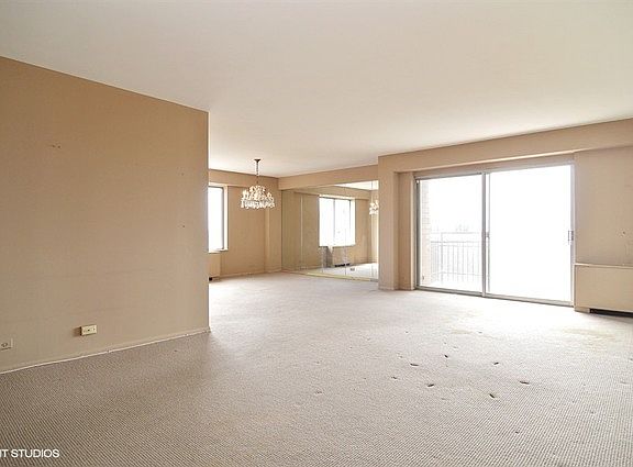 3rd image of 7033 N Kedzie Ave APT 1401