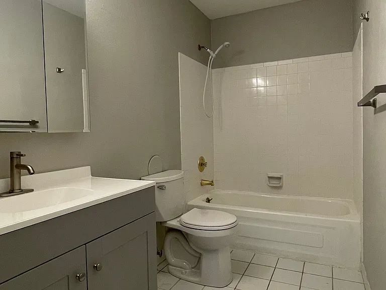 429 Wright St #106 — Photo 8