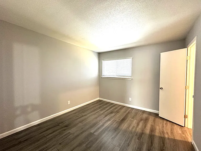 La Madera Apartments at 935 W. Swain Road — Photo 9
