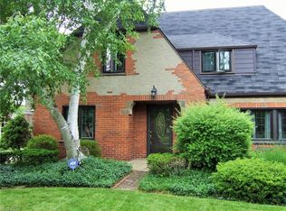 9240 Elsmere Dr, Parma, OH