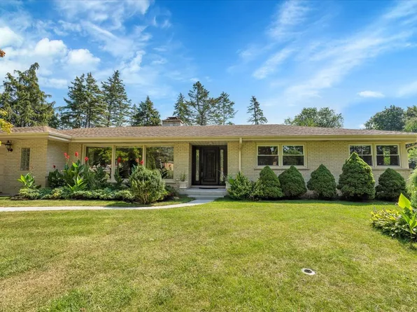 1109 N Maple Ln, Prospect Heights, IL 60070