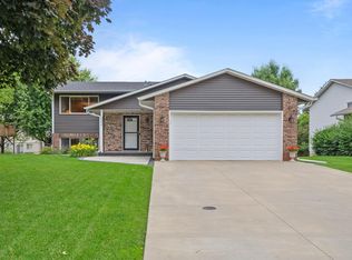 6550 21st St N, Oakdale, MN 55128