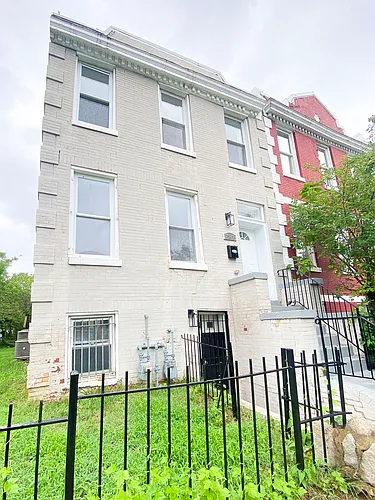 787 Fairmont St NW Photo 1