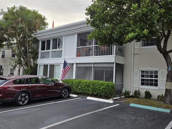 6487 Bay Club Dr APT 4