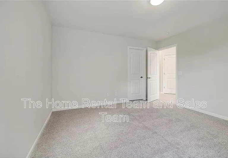 113 Fenway St — Photo 29
