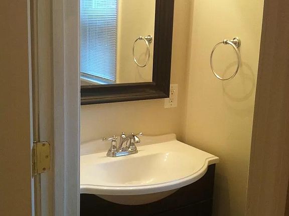 5th image of 3406 Arlington Blvd
