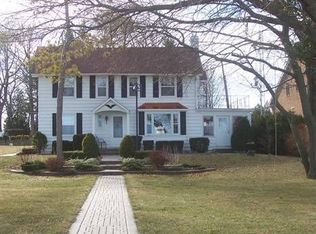 8038 Lakeshore Rd, Lakeport, MI 48059