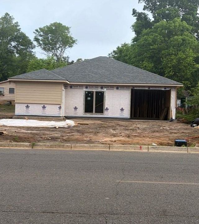 1st image of 2205 University Ave