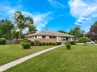 1032 Whitfield Rd, Northbrook, IL 60062