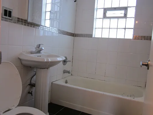Rented by Full Time Management | media 17