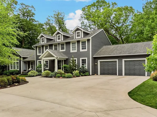 1147 Chippewa Dr NW, Rochester, MN 55901
