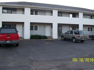 601 James St APT 6, Hinckley, IL