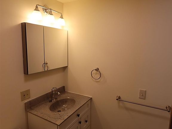 2nd image of 977 E River Dr