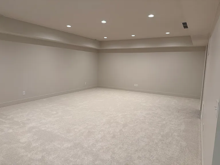 200 W Agnes Dr — Photo 16