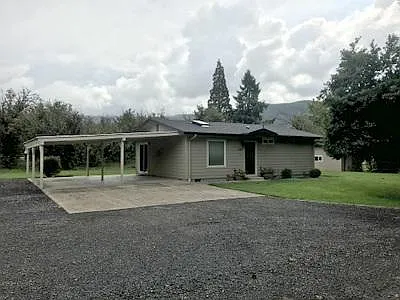 2 bed, 850 sqft, $1,750 — Photo 1