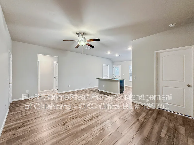 3 bed, 2.0 bath, 1152 sqft, $1,485 — Photo 4