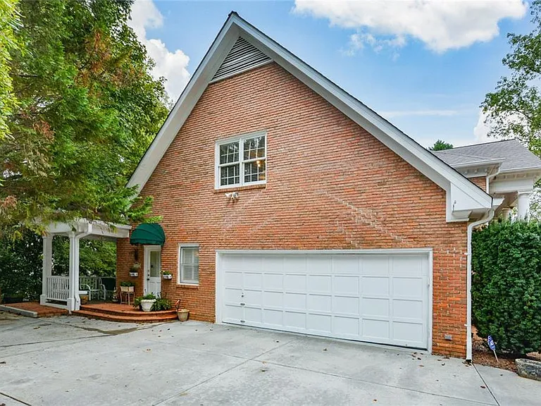 1640 Lazy River Ln — Photo 7