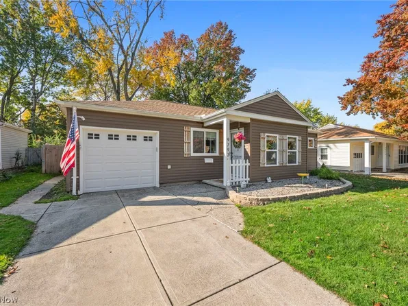 9793 Manorford Dr, Parma Heights, OH 44130