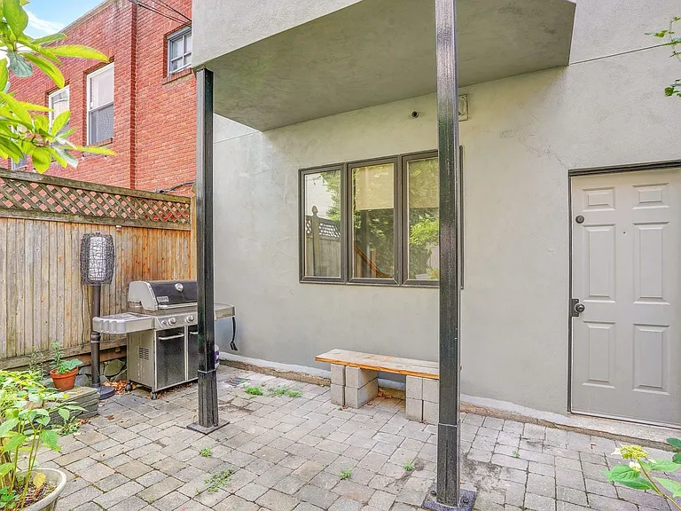 531 Court St — Photo 17