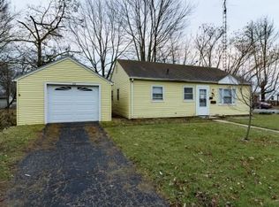 1414 S 4th St, Mattoon, IL 61938