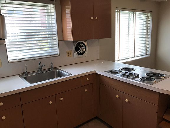 105 Shadow Ln-kitchen