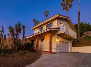 909 Donnan Pl, Vista, CA 92084