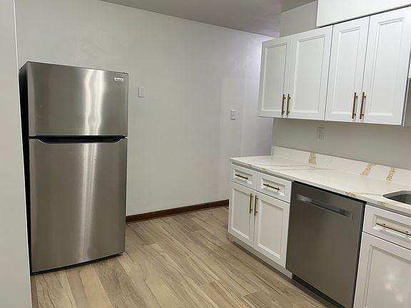 5th image of 225 Stratford Ave APT 3