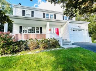 36 Griffith Rd, Riverside, CT 06878