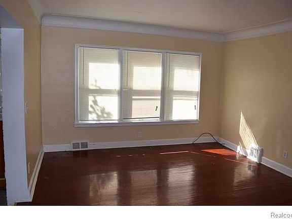 4th image of 2254 Biddle Ave
