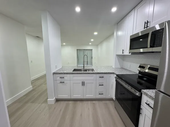 8701 SW 12th St APT 26, Miami, FL 33174