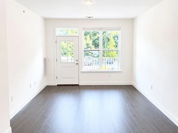 1046 New York Ave, Huntington Station, NY