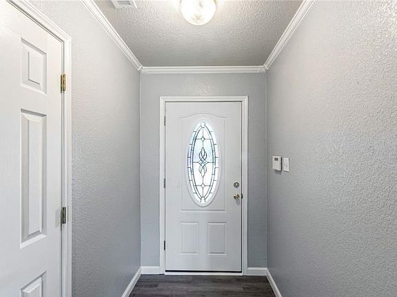 4th image of 2906 Curtis Dr