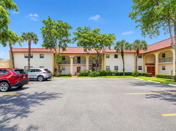 453 Lake Frances Drive, West Palm Beach, FL 33411
