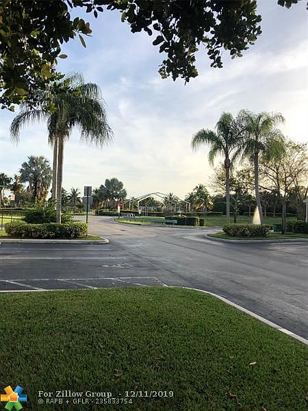 1st image of 10930 Jewel Box Ln #10930