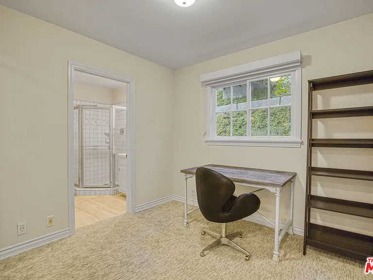 3690 Crownridge Dr — Photo 28