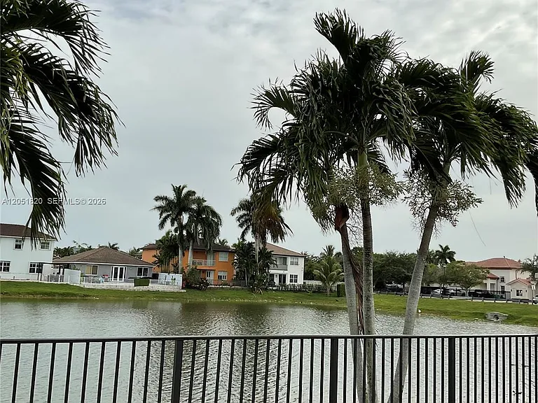 15350 SW 11th St — Photo 33