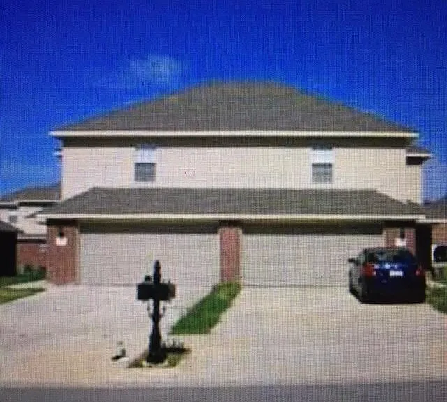 1693 N Evening Shade Dr — Photo 1