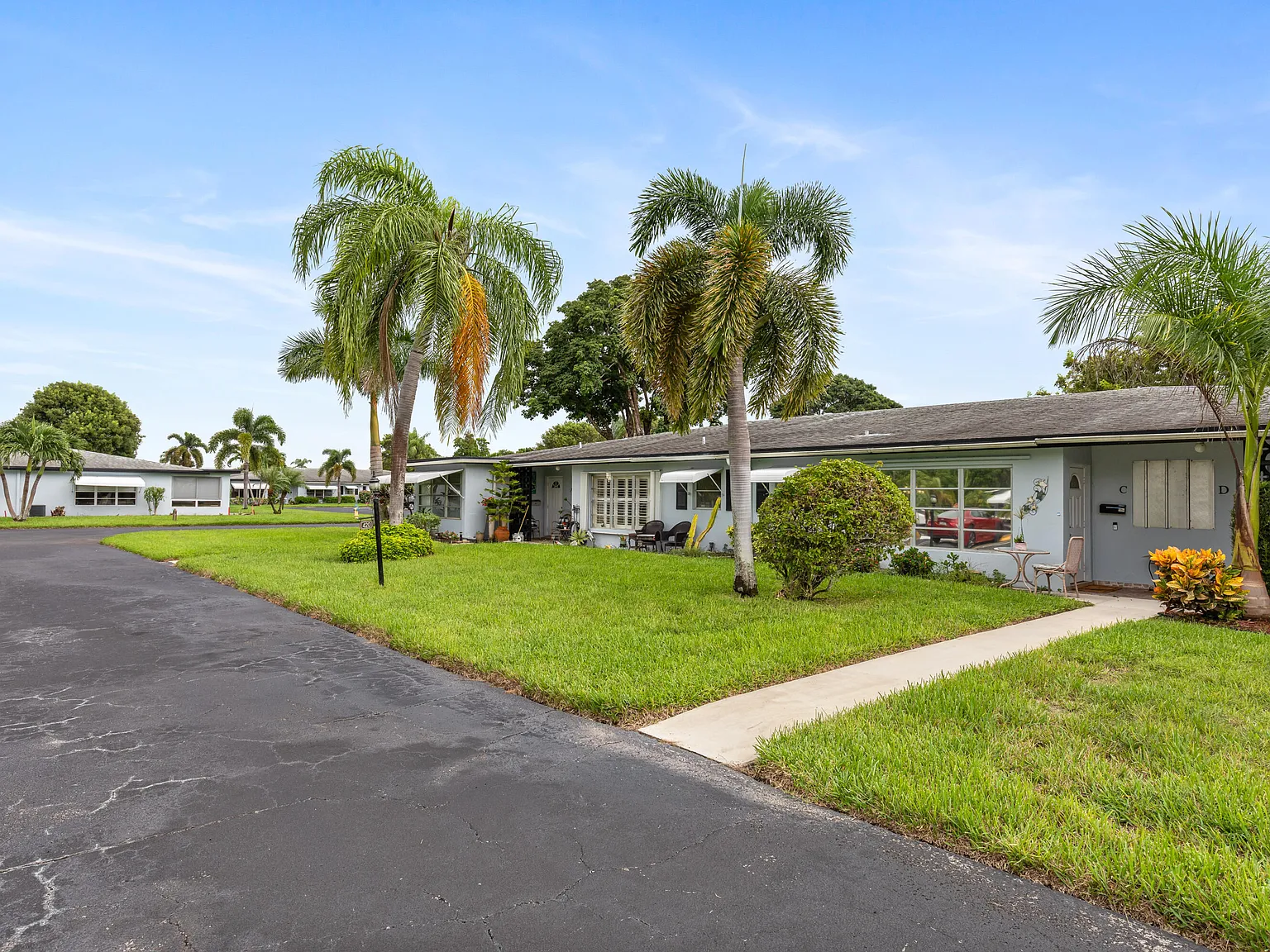 1 bed, 1.5 bath, 994 sqft, $2,500 — Photo 2